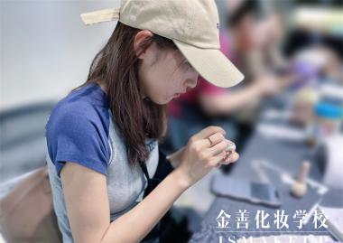 長(zhǎng)沙美甲學(xué)校有哪些？推薦三家教學(xué)好的美甲學(xué)校！